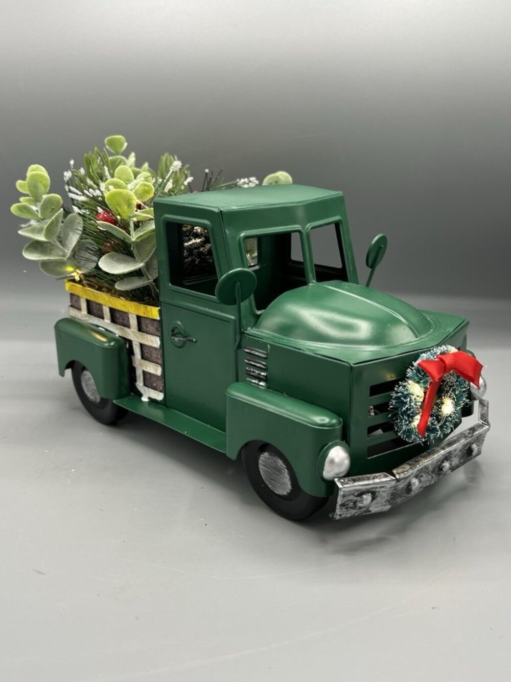Holiday Decor Green Metal Truck Light Up Wreath Rustic Foliage Festive Table